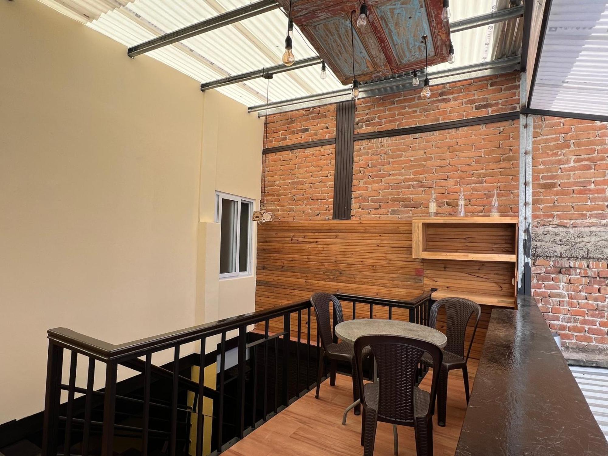 C&M Exclusive Private Rooms Quetzaltenango Exterior photo