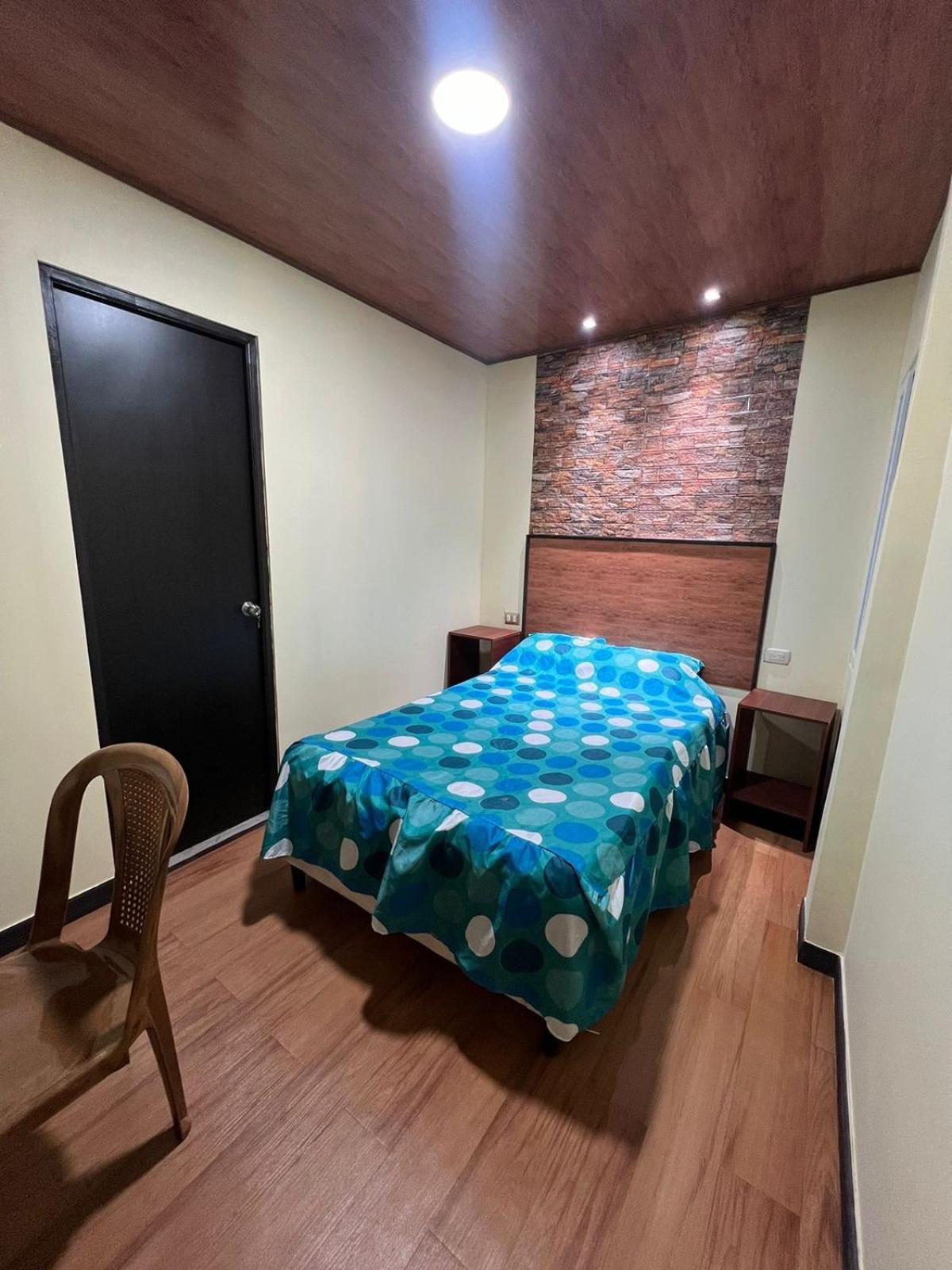 C&M Exclusive Private Rooms Quetzaltenango Exterior photo